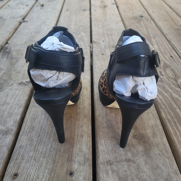 Reba Western Leather Booties - Picture 6 of 10